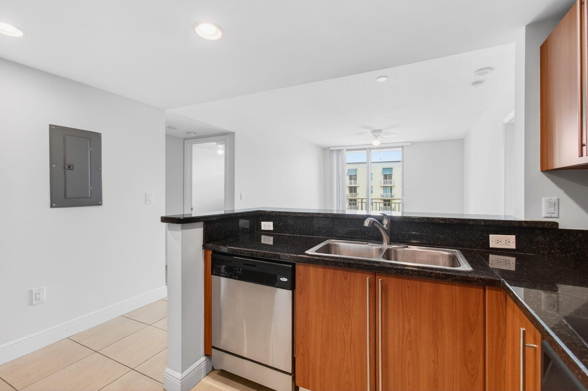 610 CLEMATIS CONDO - Residential