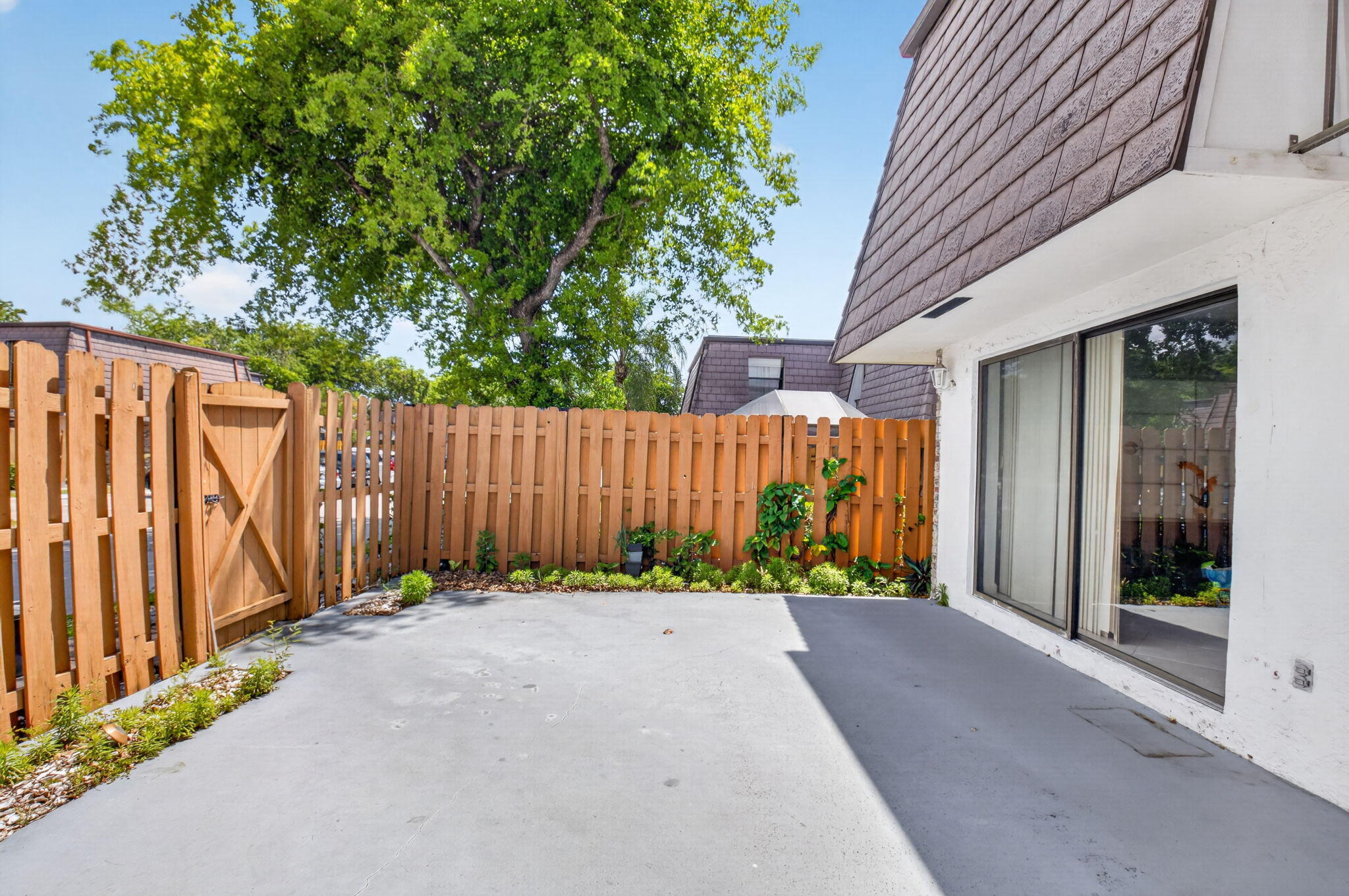 COURTYARDS AT BOCA - Residential