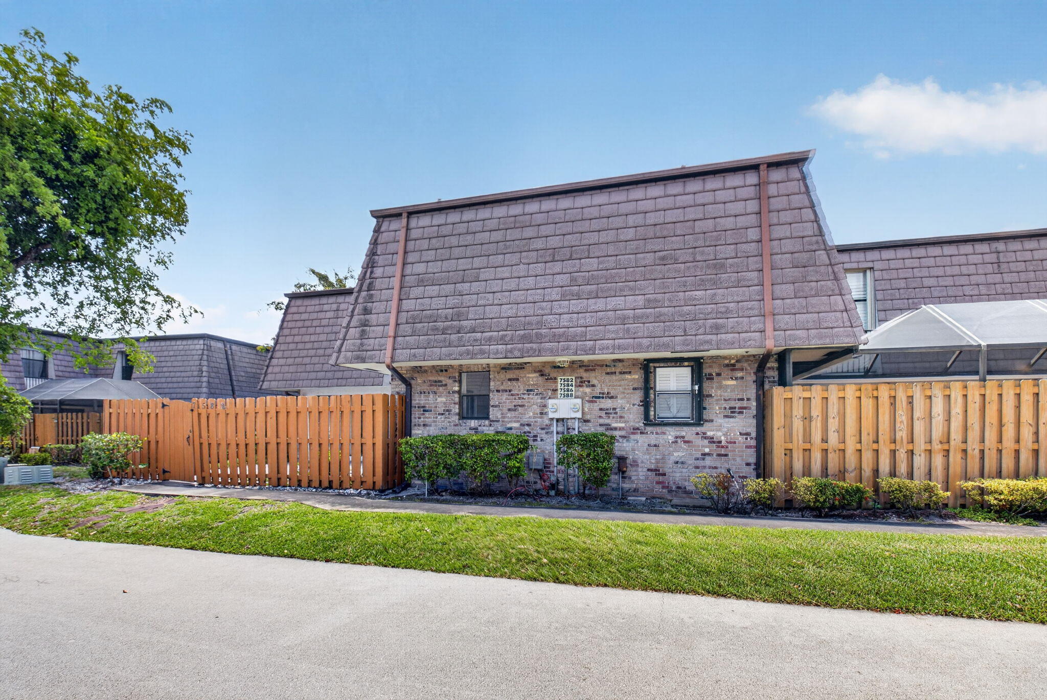 COURTYARDS AT BOCA - Residential