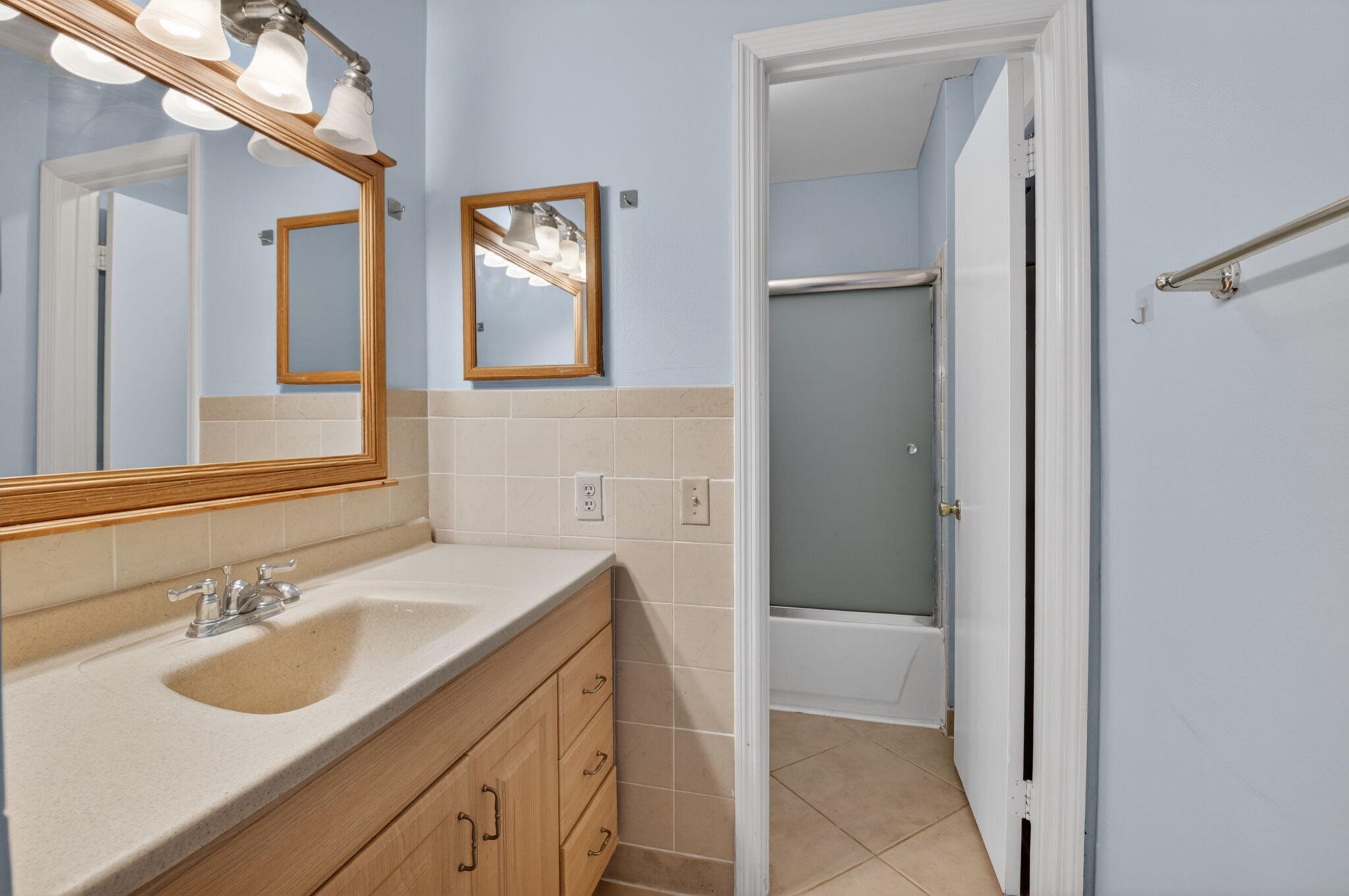 COURTYARDS AT BOCA - Residential