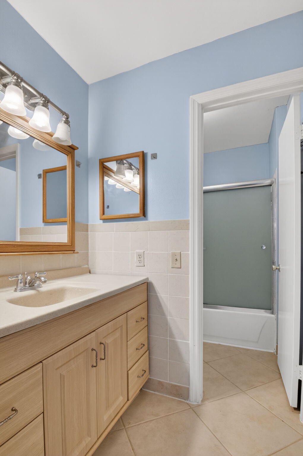 COURTYARDS AT BOCA - Residential