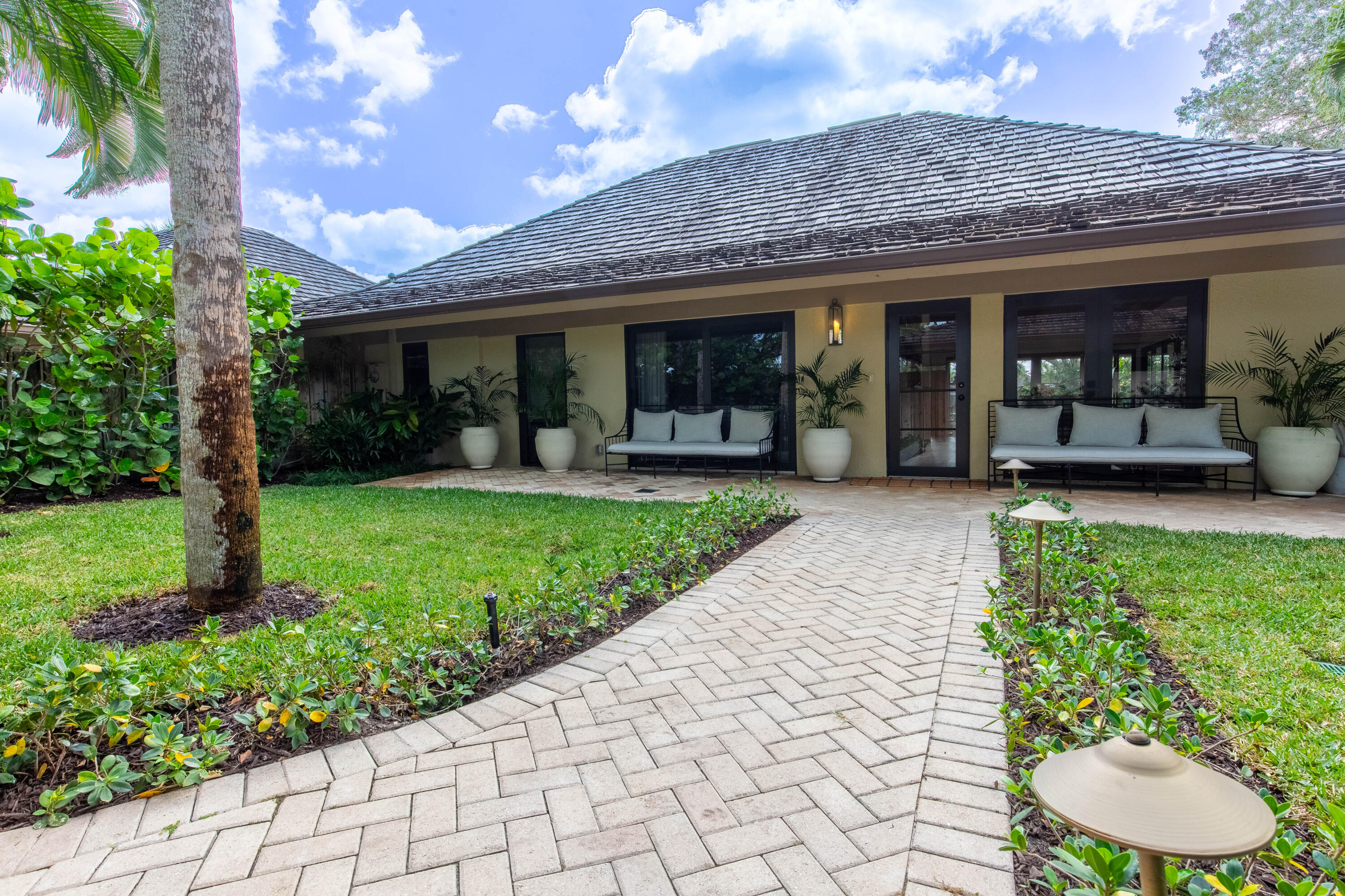 11669 Wimbledon Circle