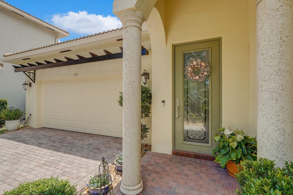 Photo of 106 Via Castilla, Jupiter, FL 33458 (MLS # R10984568)