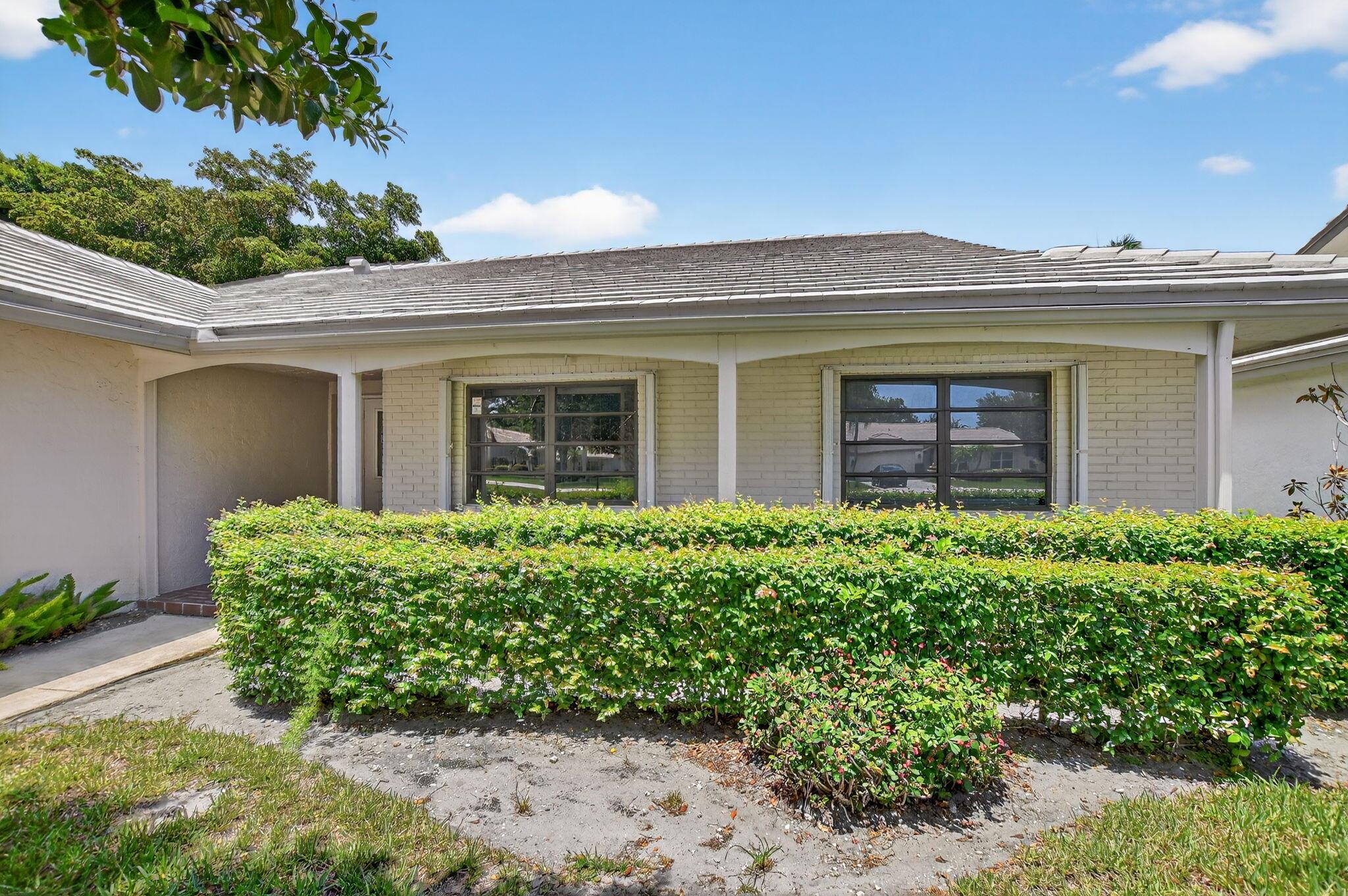 6581 Casabella Lane