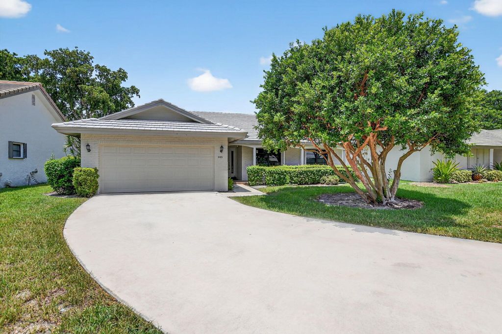 Photo of 6581 Casabella Lane, Boca Raton, FL 33433 (MLS # R11112084)