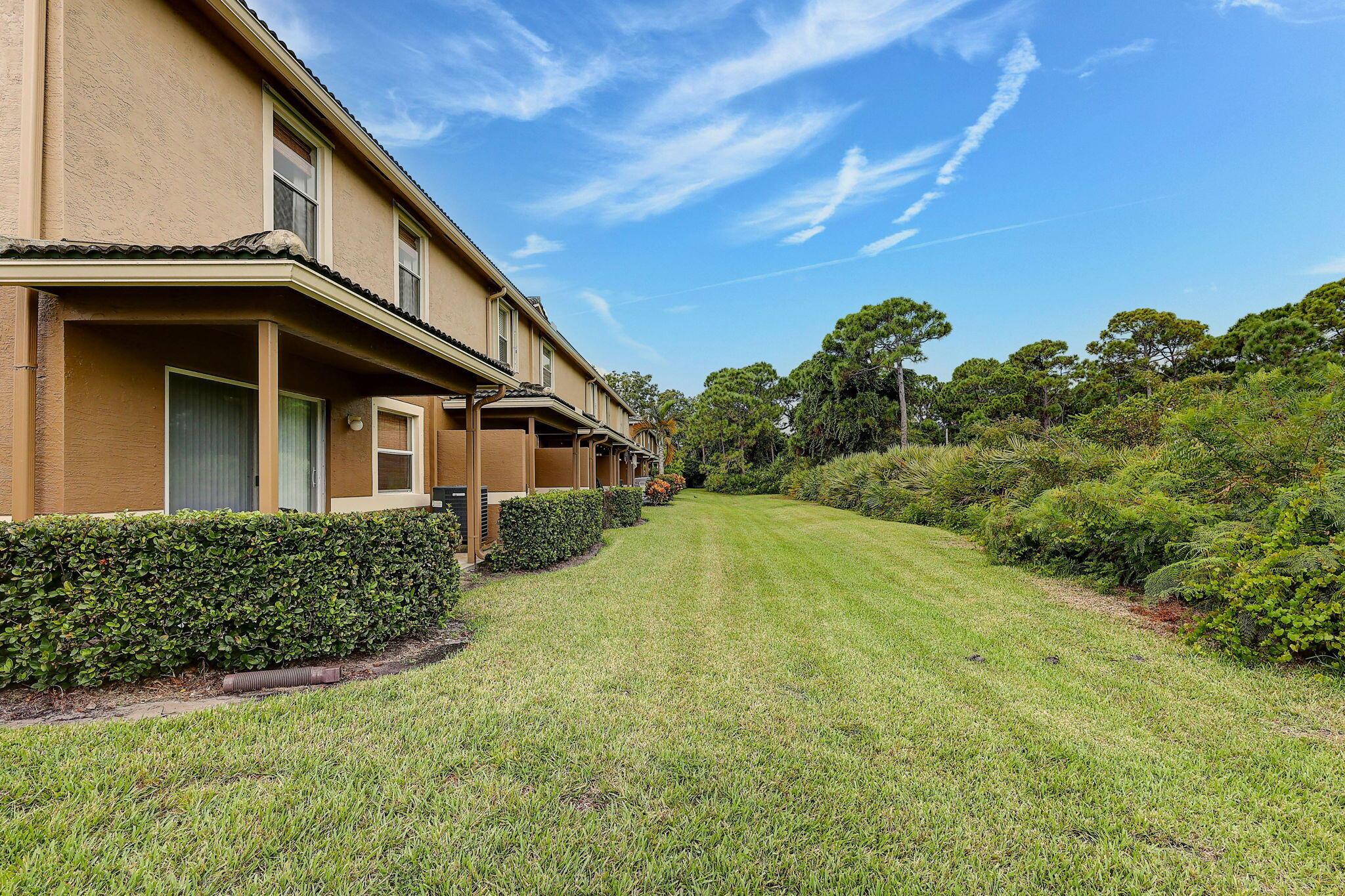 2988 SE Lexington Lakes Drive