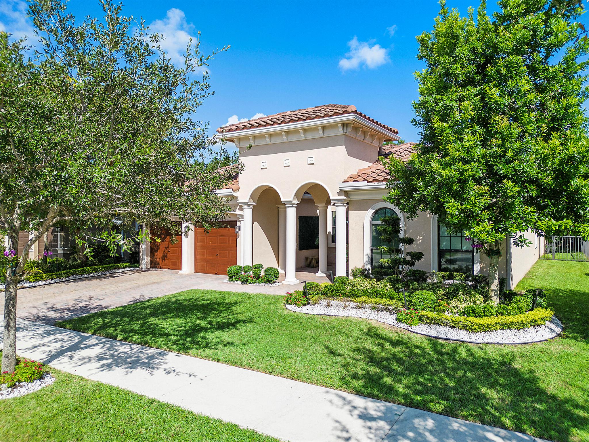 PARKLAND GOLF & COUNTRY CLUB - Residential