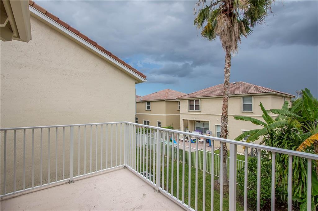 Vizcaya-Lakeview West - Residential