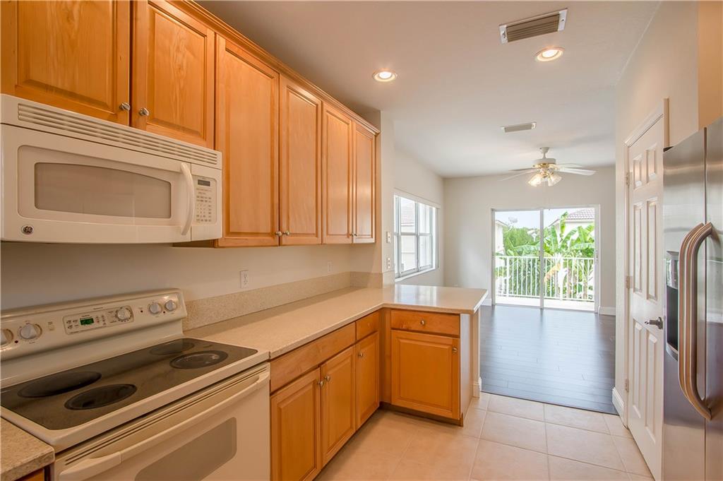 Vizcaya-Lakeview West - Residential