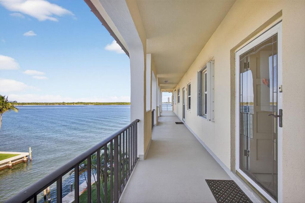 Photo of 105 Paradise Harbour Boulevard #506, North Palm Beach, FL 33408 (MLS # R11155483)