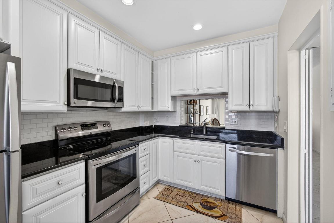 PARADISE HARBOUR CONDO - Residential