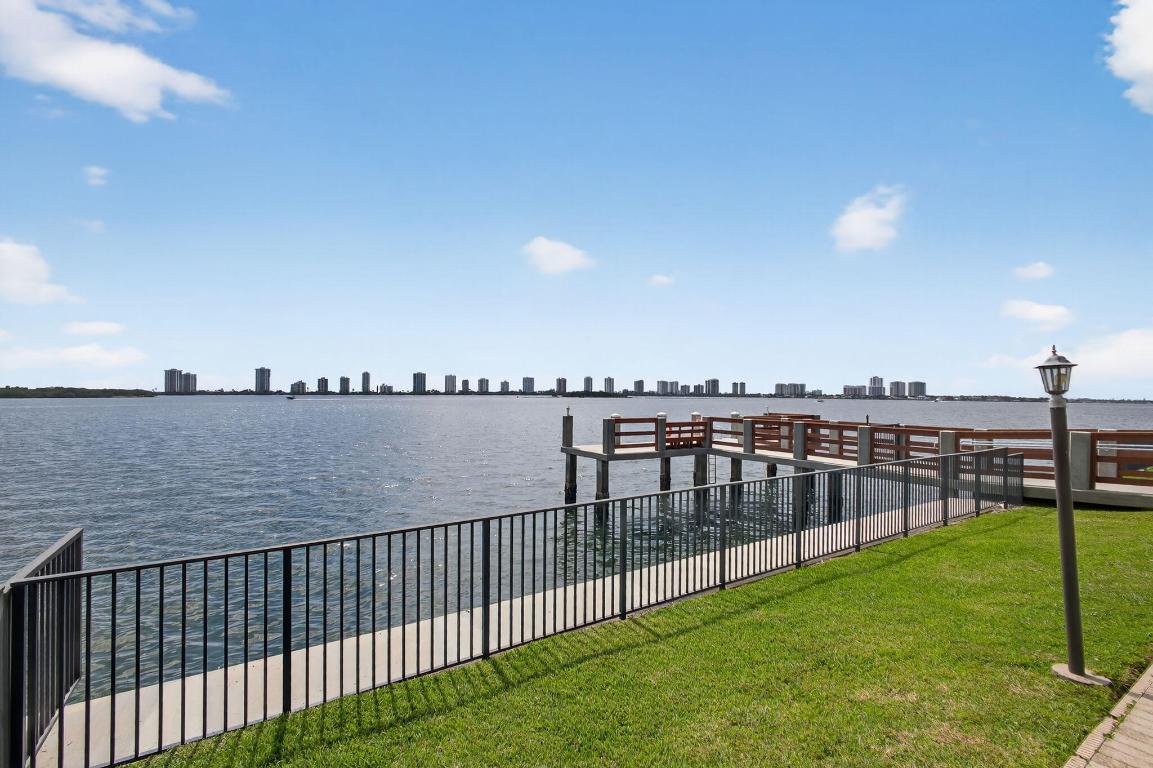 PARADISE HARBOUR CONDO - Residential