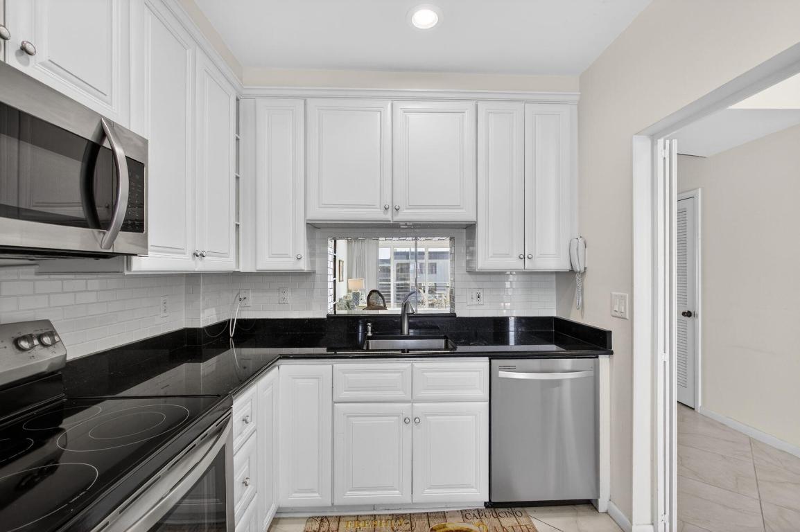 PARADISE HARBOUR CONDO - Residential