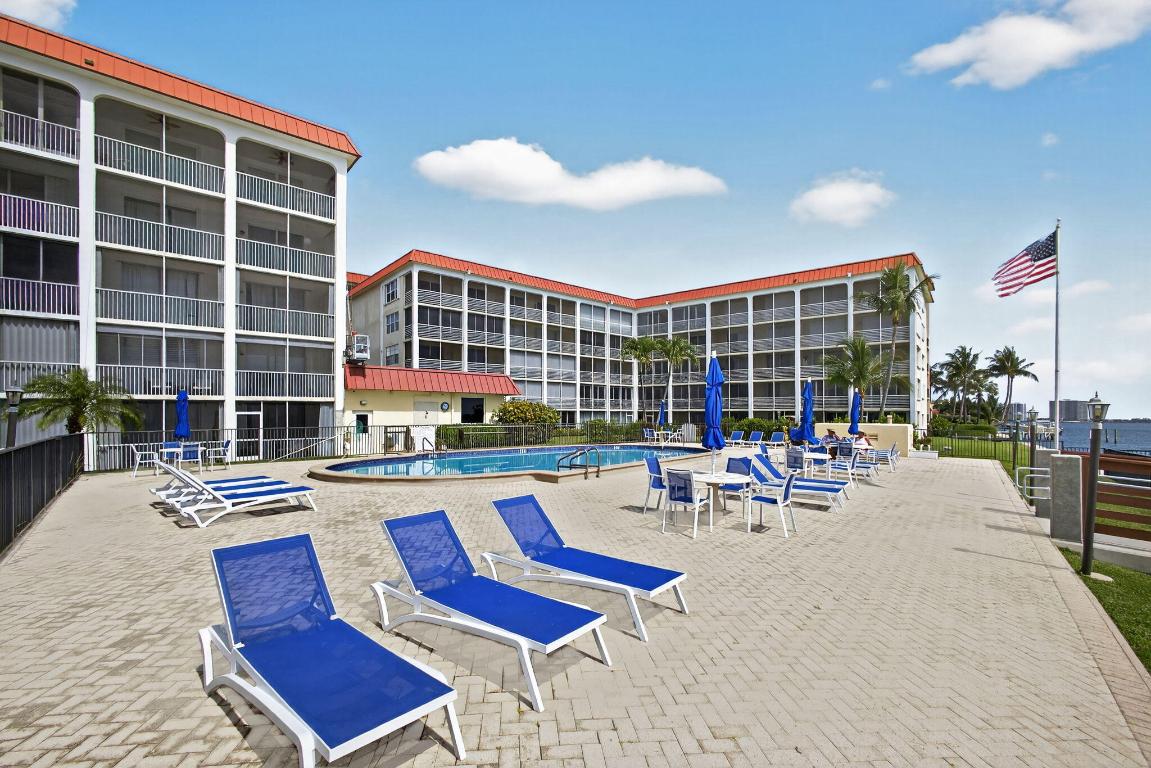 PARADISE HARBOUR CONDO - Residential