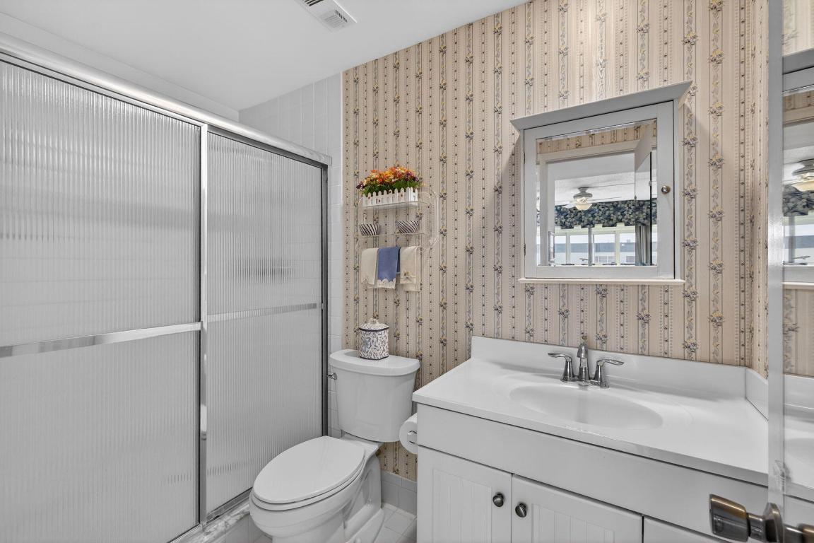 PARADISE HARBOUR CONDO - Residential