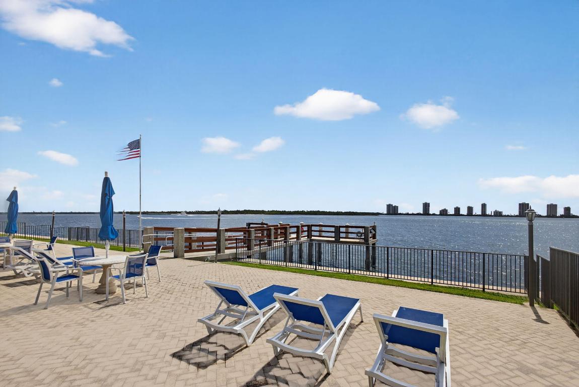 PARADISE HARBOUR CONDO - Residential