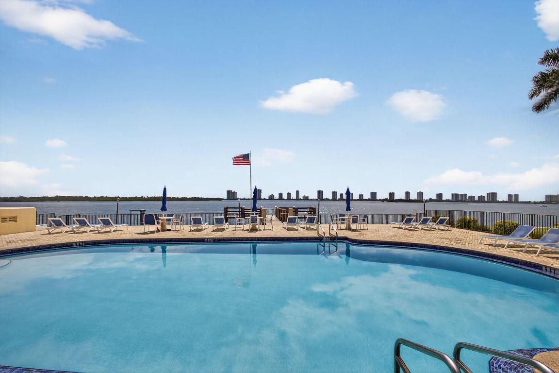 PARADISE HARBOUR CONDO - Residential