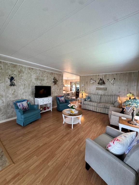 Spanish Lakes Country Club Village - Residential