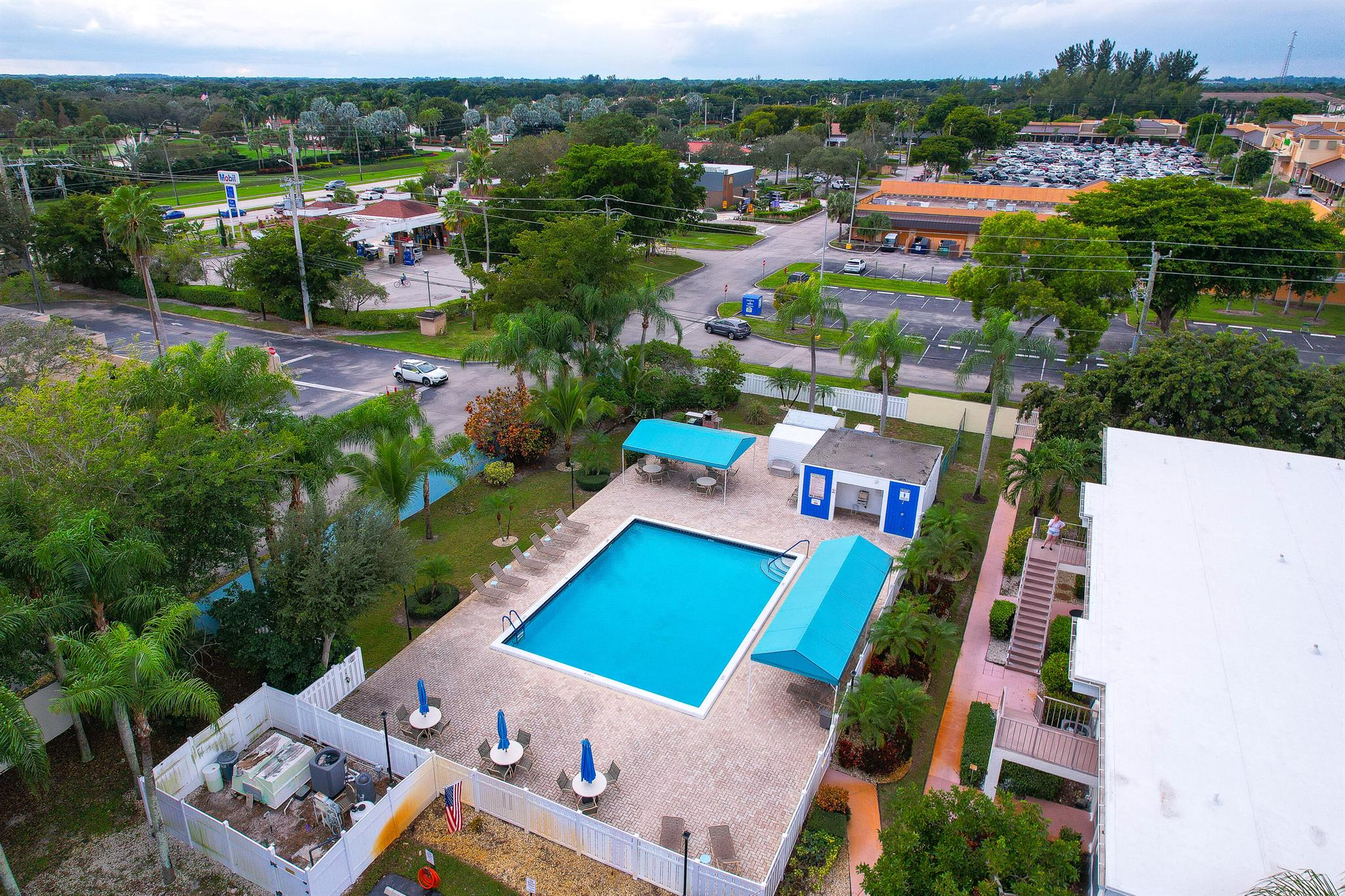 INTERNATIONAL CLUB CONDO - Residential