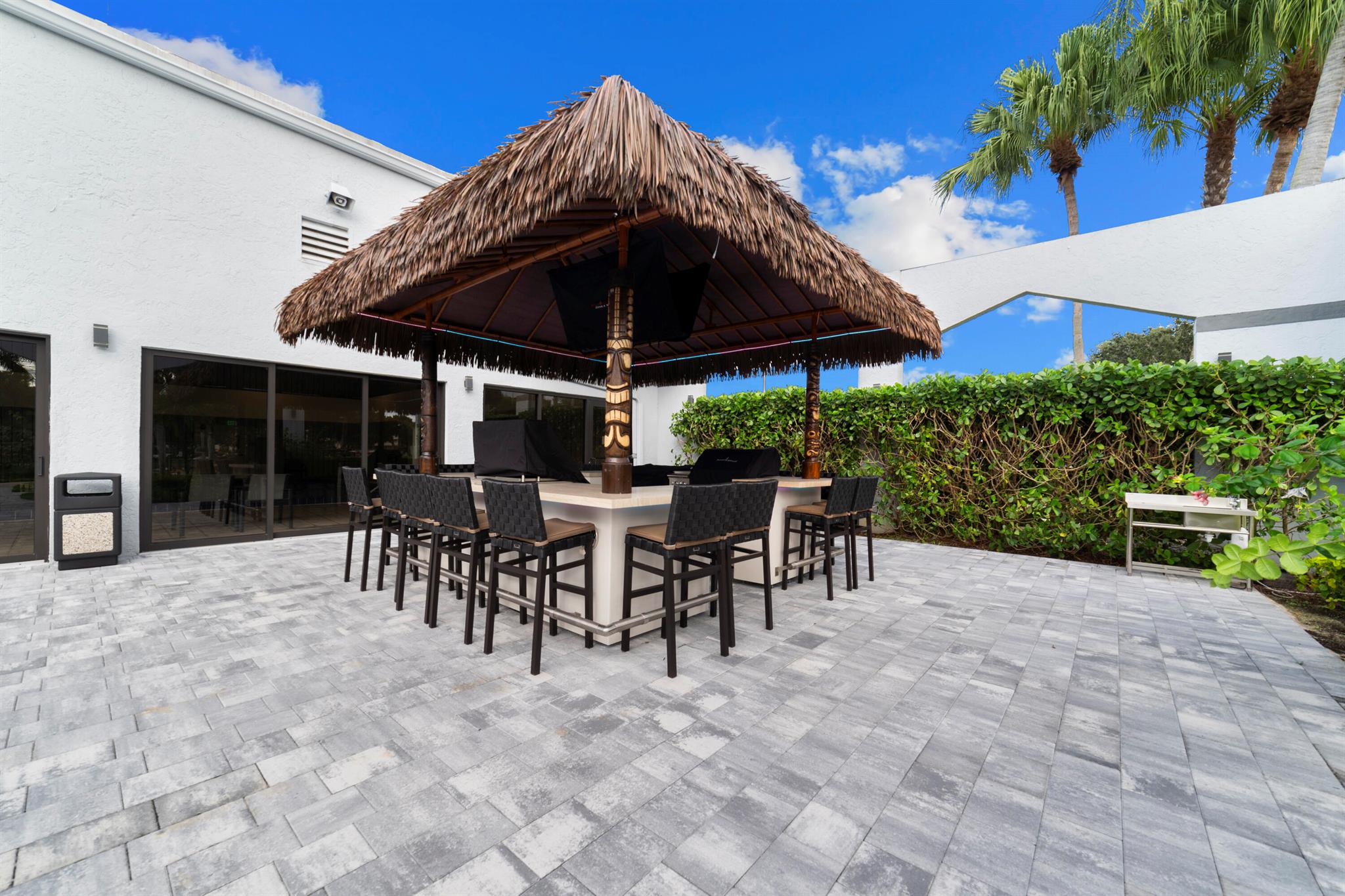 INTERNATIONAL CLUB CONDO - Residential