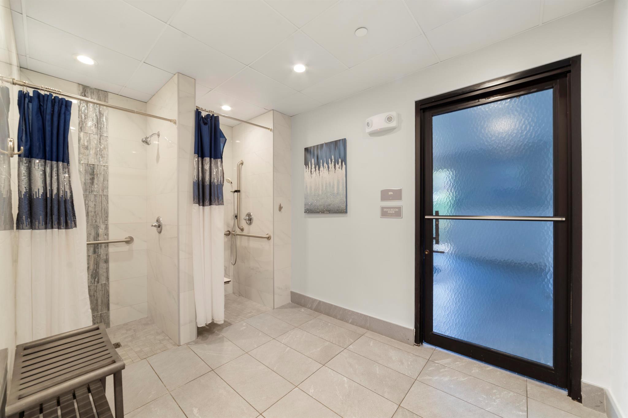 INTERNATIONAL CLUB CONDO - Residential