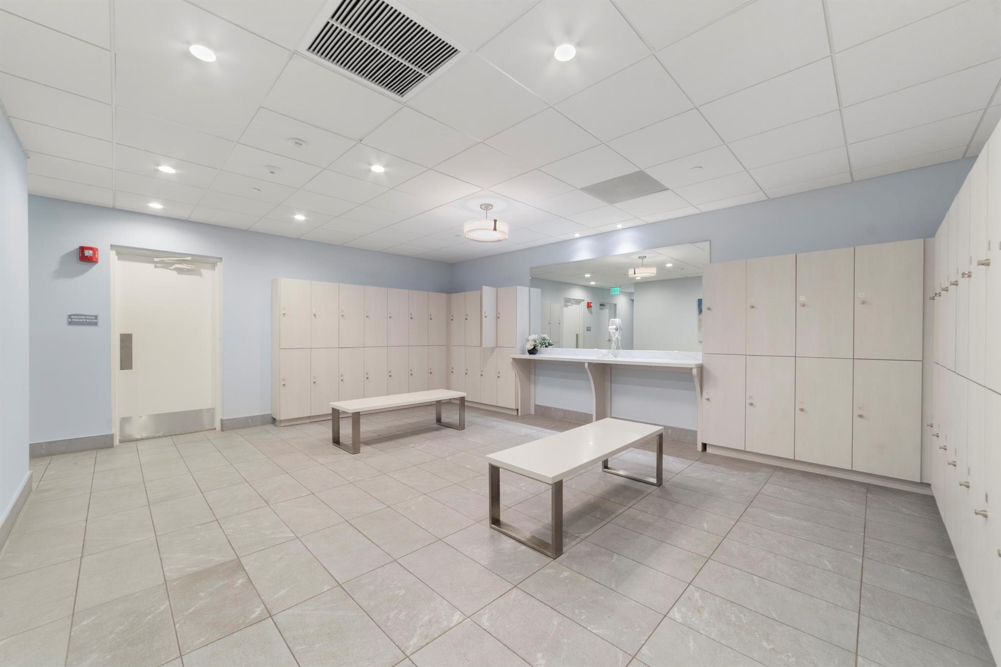 INTERNATIONAL CLUB CONDO - Residential