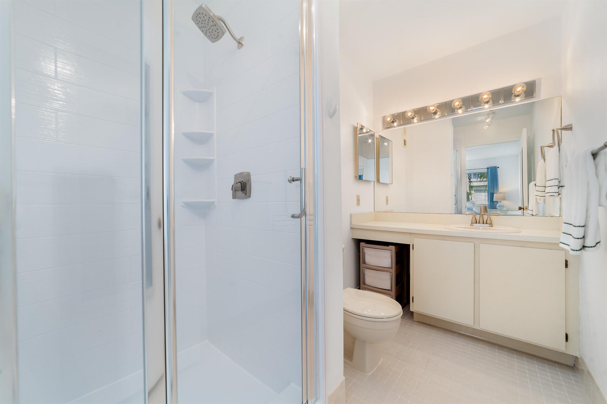 INTERNATIONAL CLUB CONDO - Residential