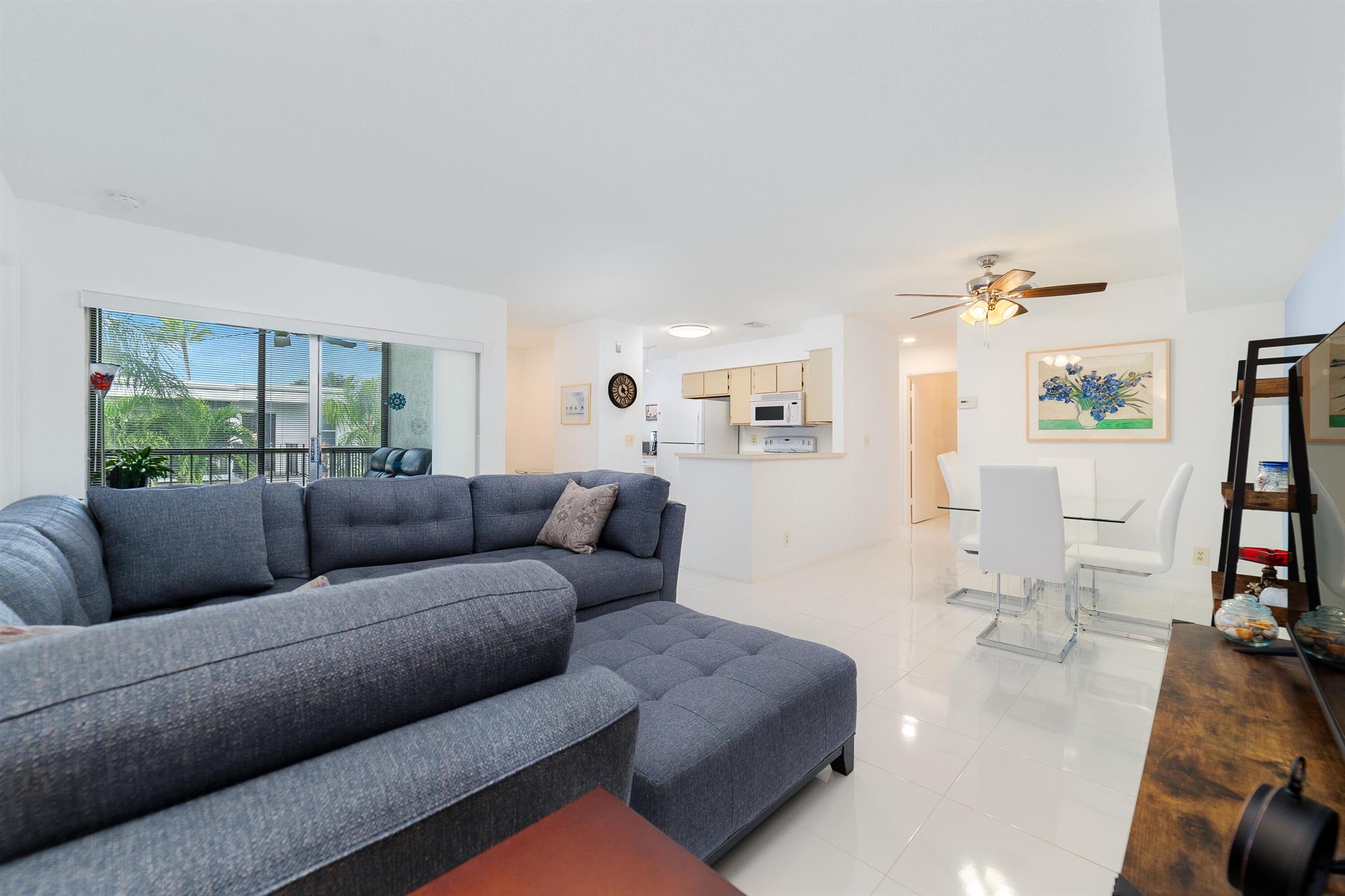 INTERNATIONAL CLUB CONDO - Residential