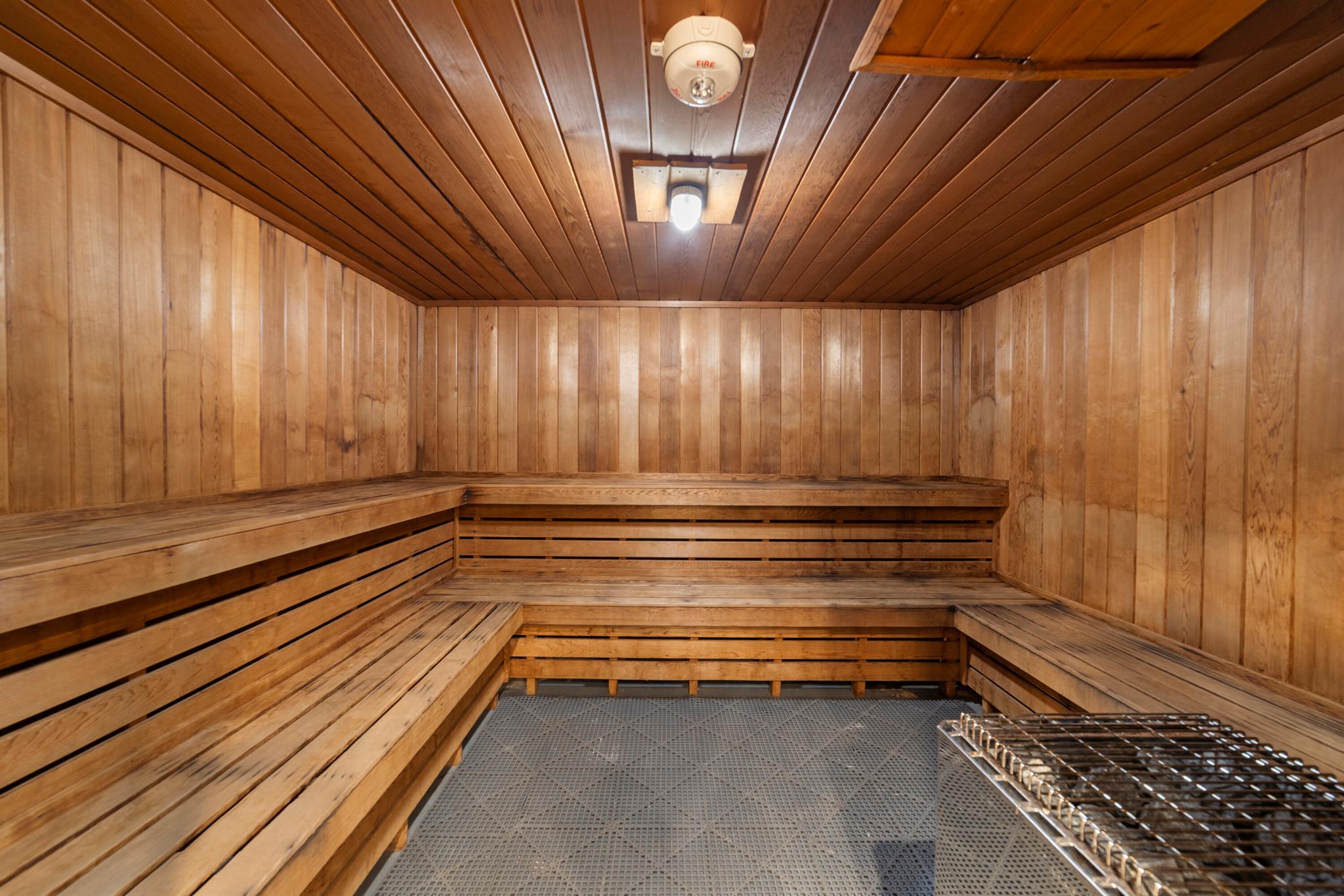 INTERNATIONAL CLUB CONDO - Residential