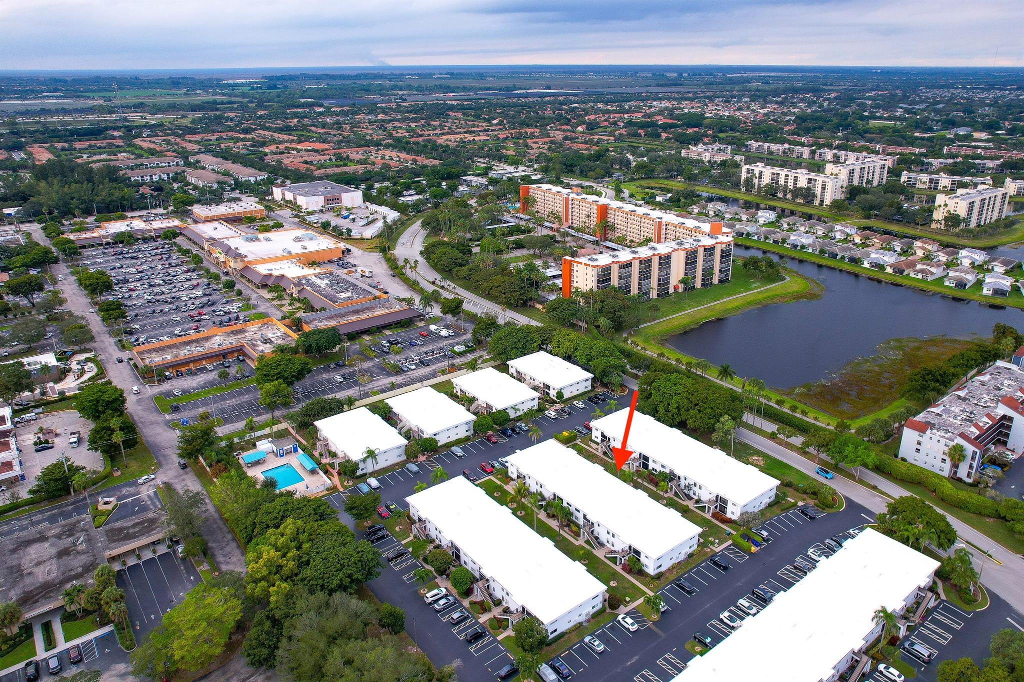 INTERNATIONAL CLUB CONDO - Residential