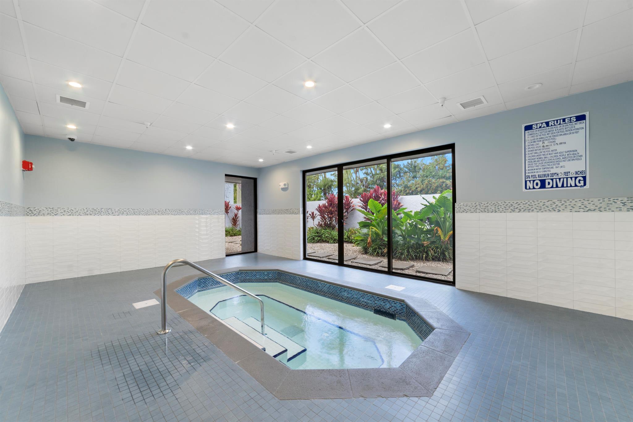 INTERNATIONAL CLUB CONDO - Residential