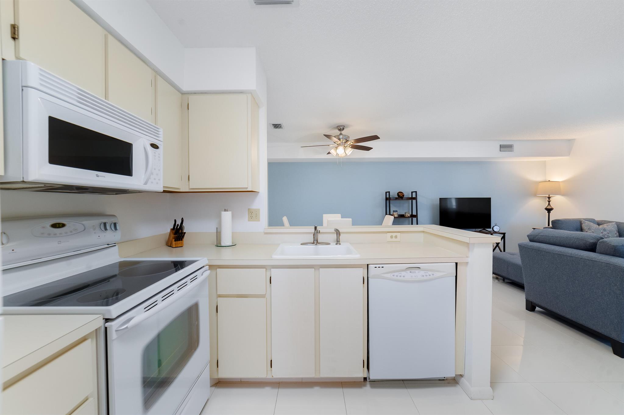 INTERNATIONAL CLUB CONDO - Residential