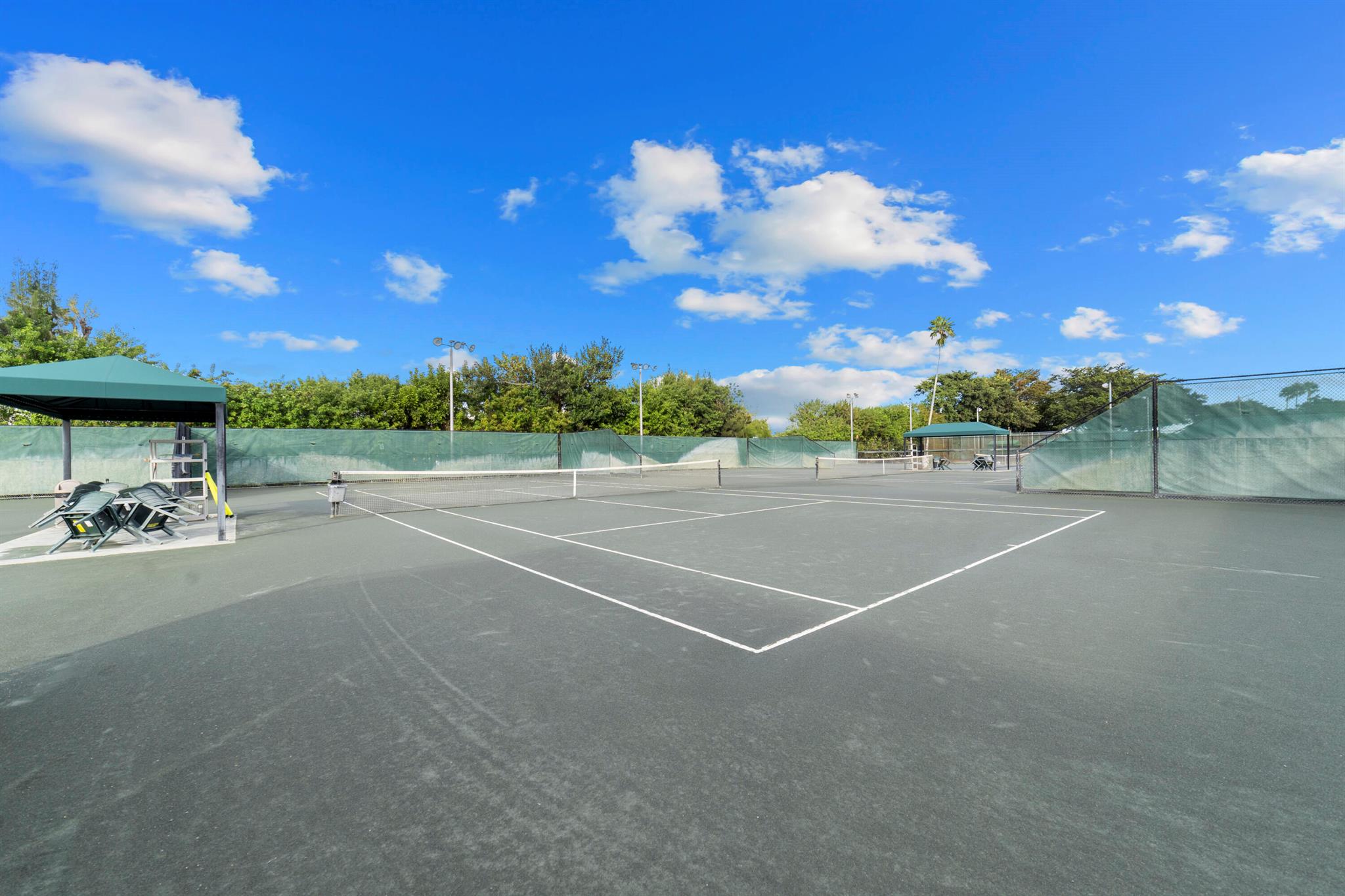 INTERNATIONAL CLUB CONDO - Residential