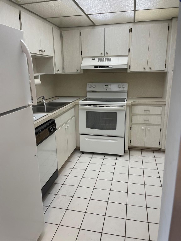 Emerald Hills Condo - Residential