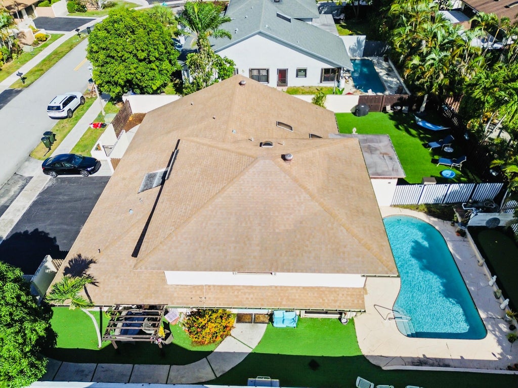Photo of 237 SW 29th Avenue, Delray Beach, FL 33445 (MLS # R11145222)