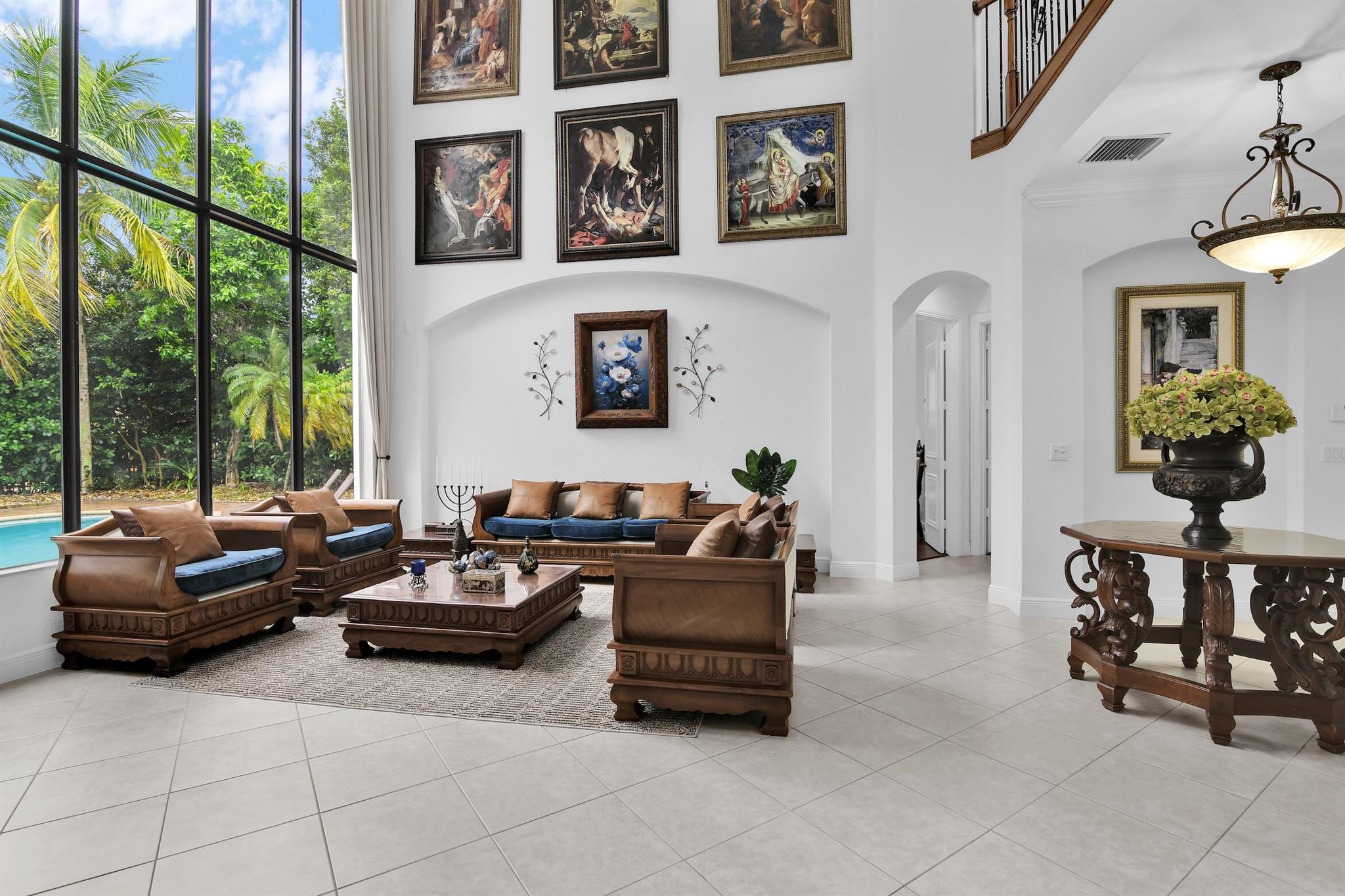 VERSAILLES - Residential Lease