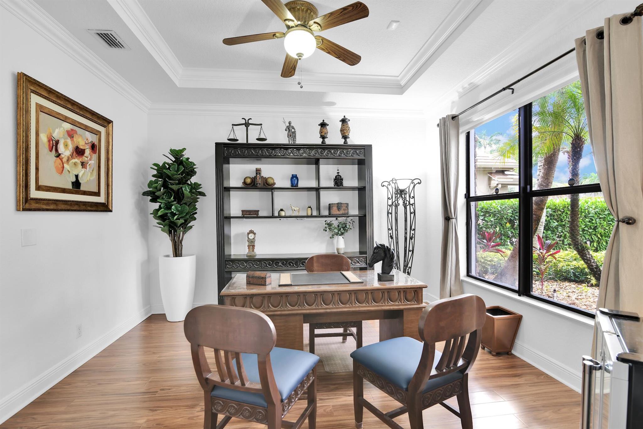 VERSAILLES - Residential Lease