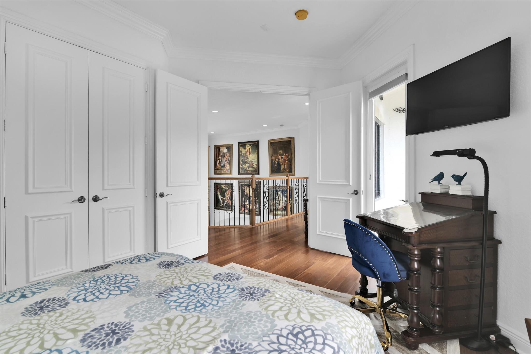 VERSAILLES - Residential Lease