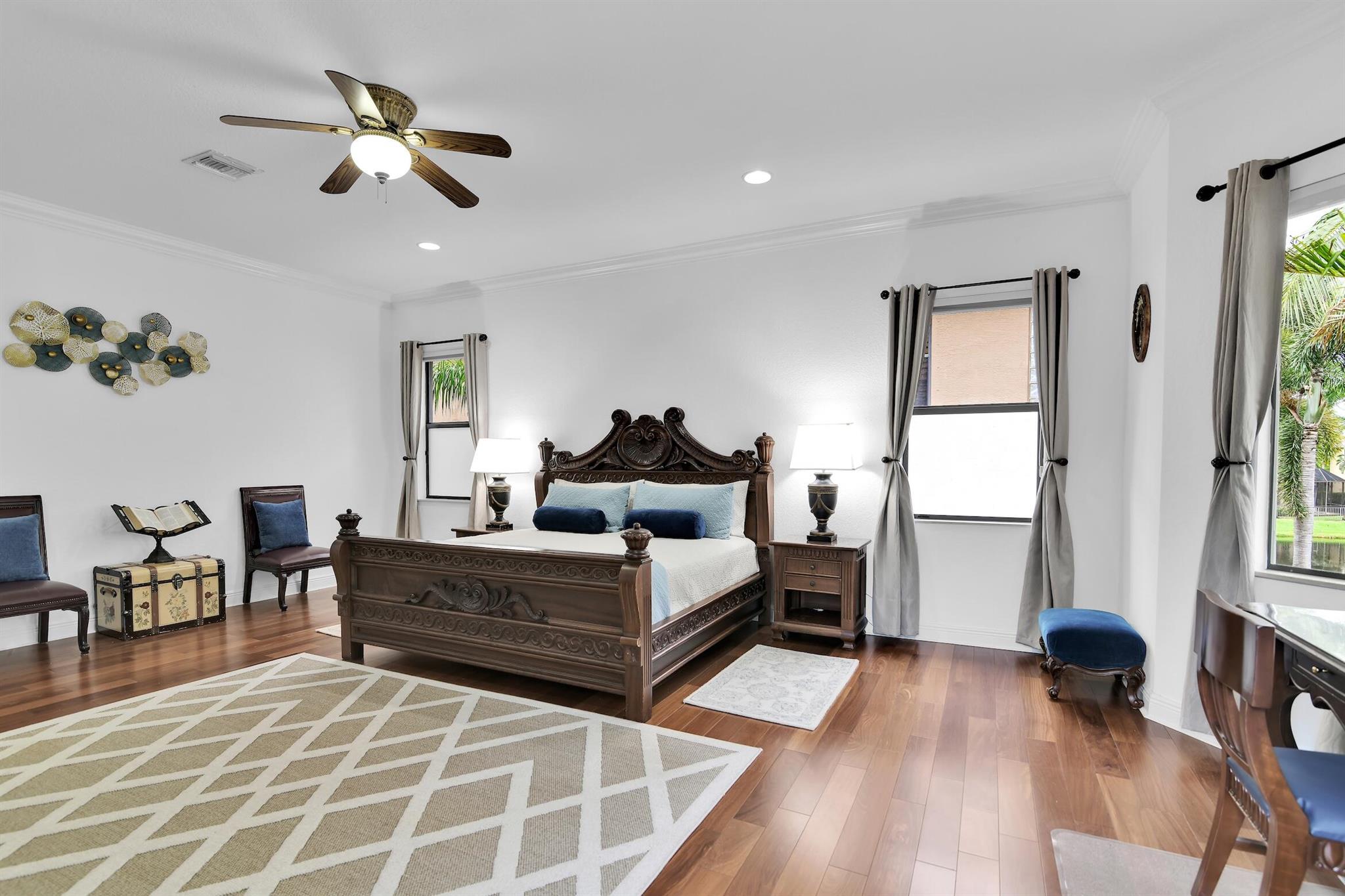 VERSAILLES - Residential Lease