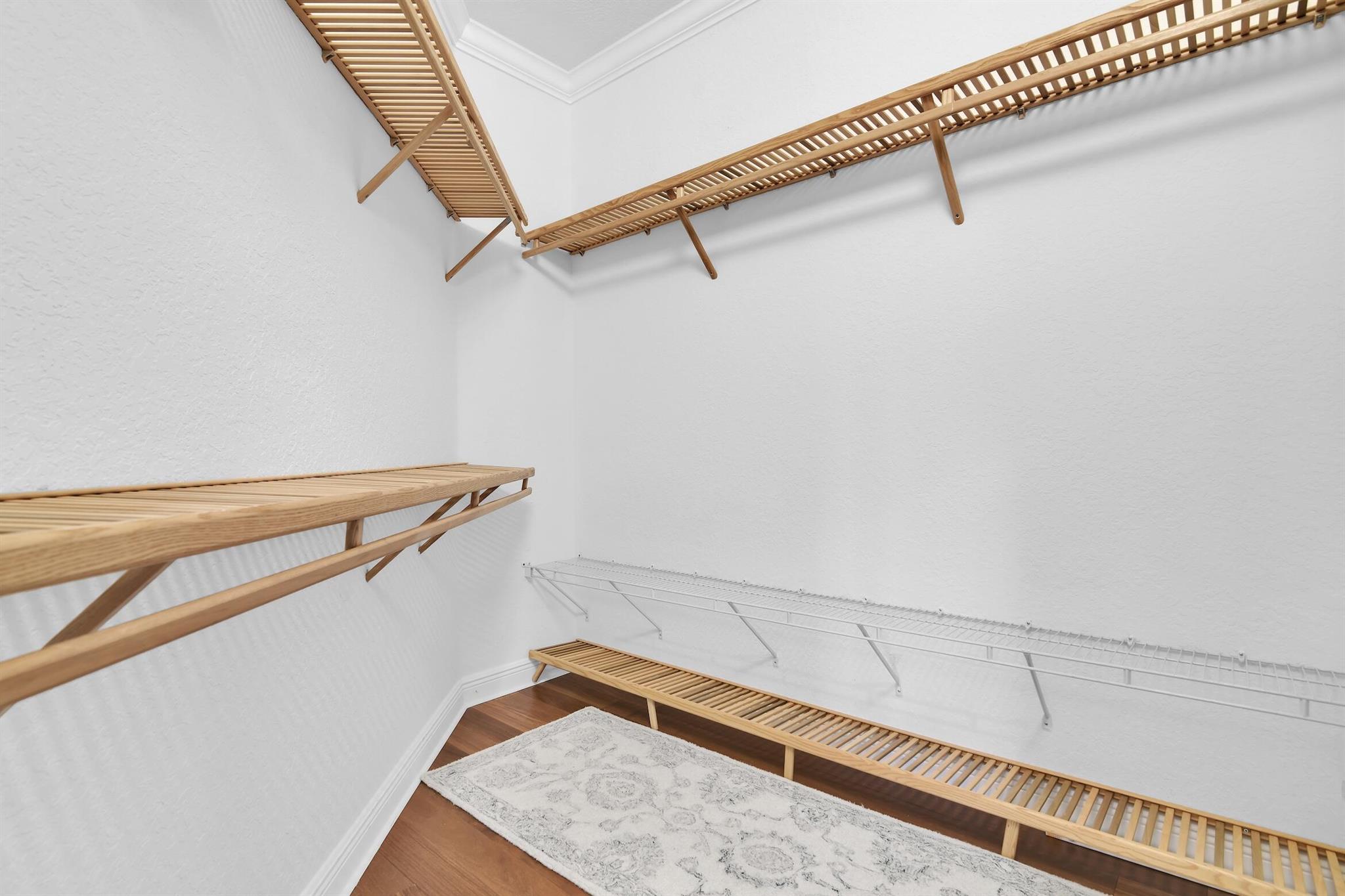 VERSAILLES - Residential Lease