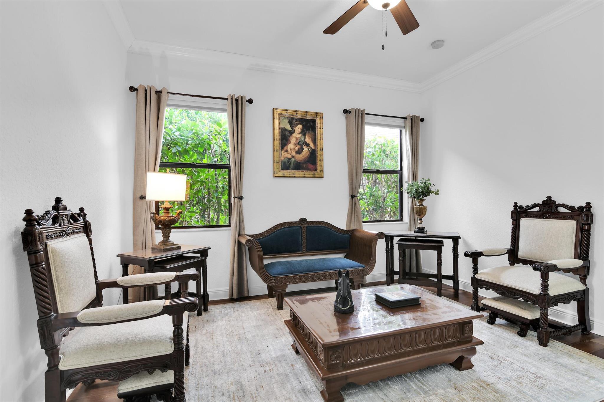 VERSAILLES - Residential Lease