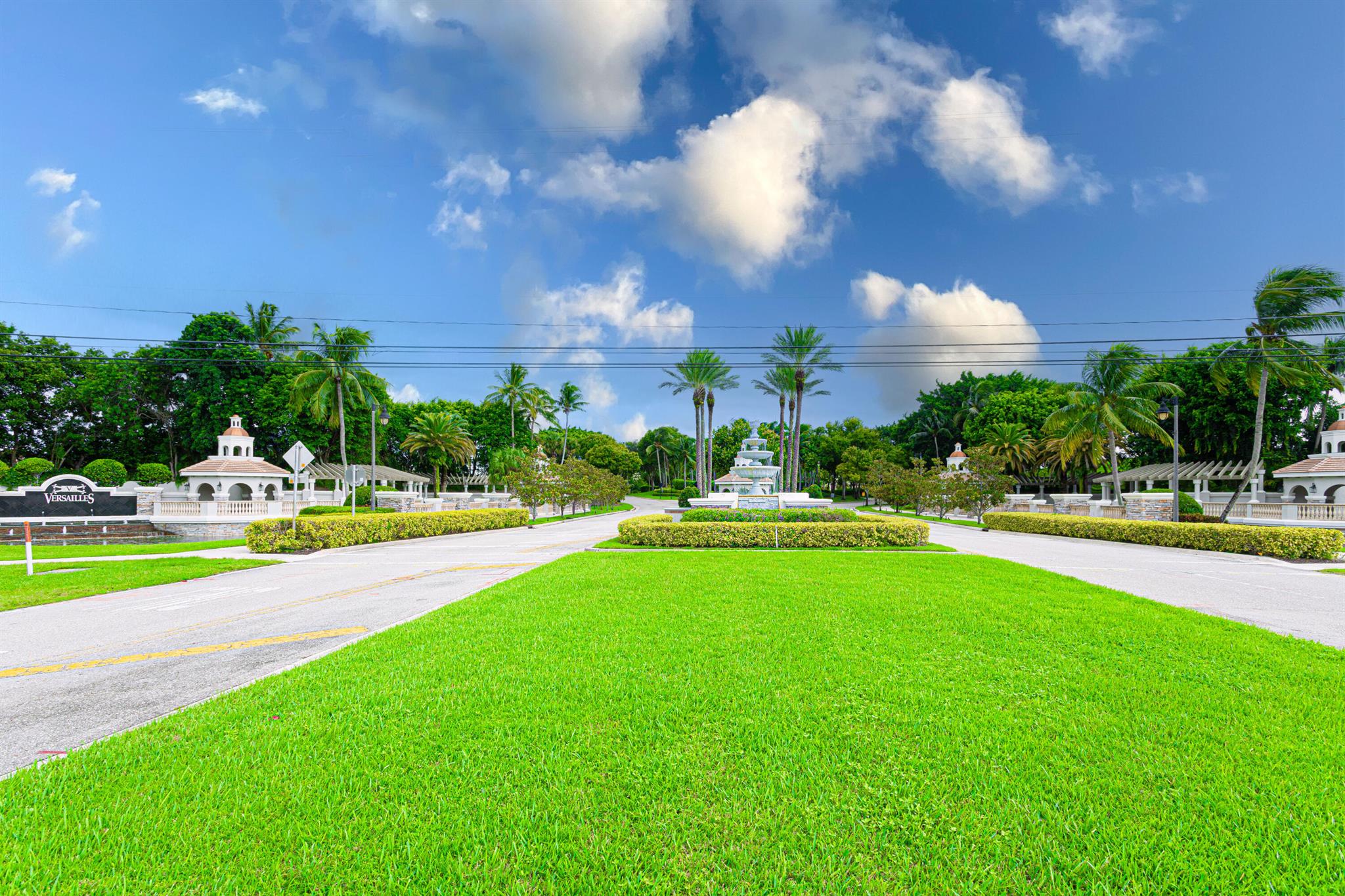 VERSAILLES - Residential Lease