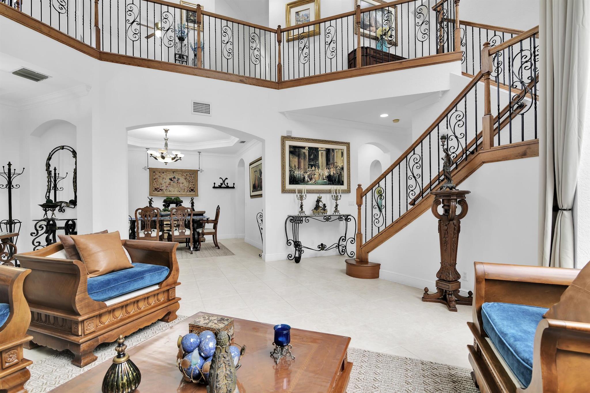 VERSAILLES - Residential Lease