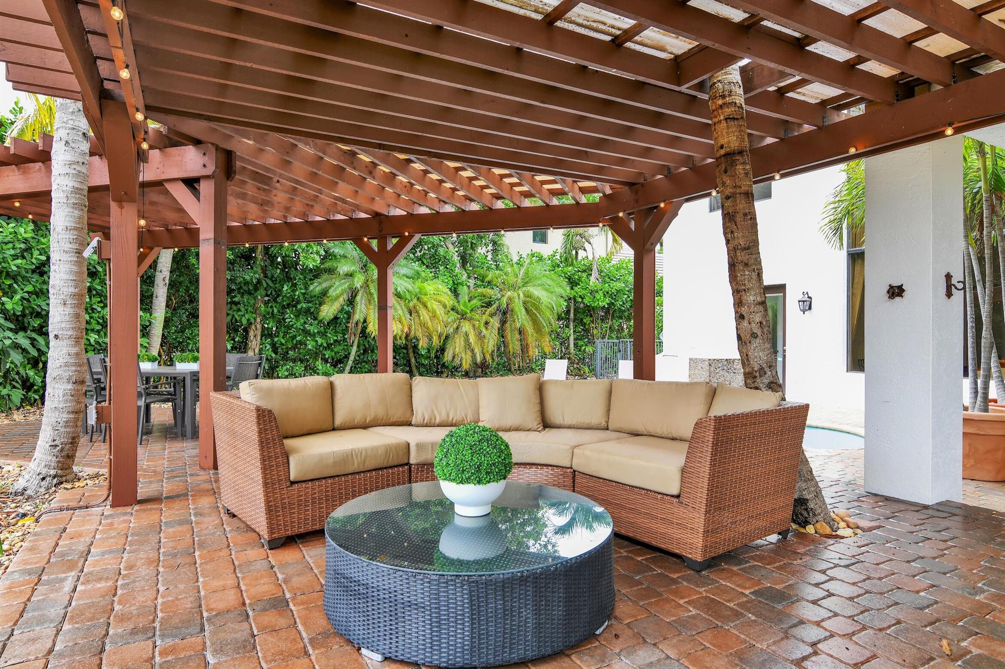 VERSAILLES - Residential Lease