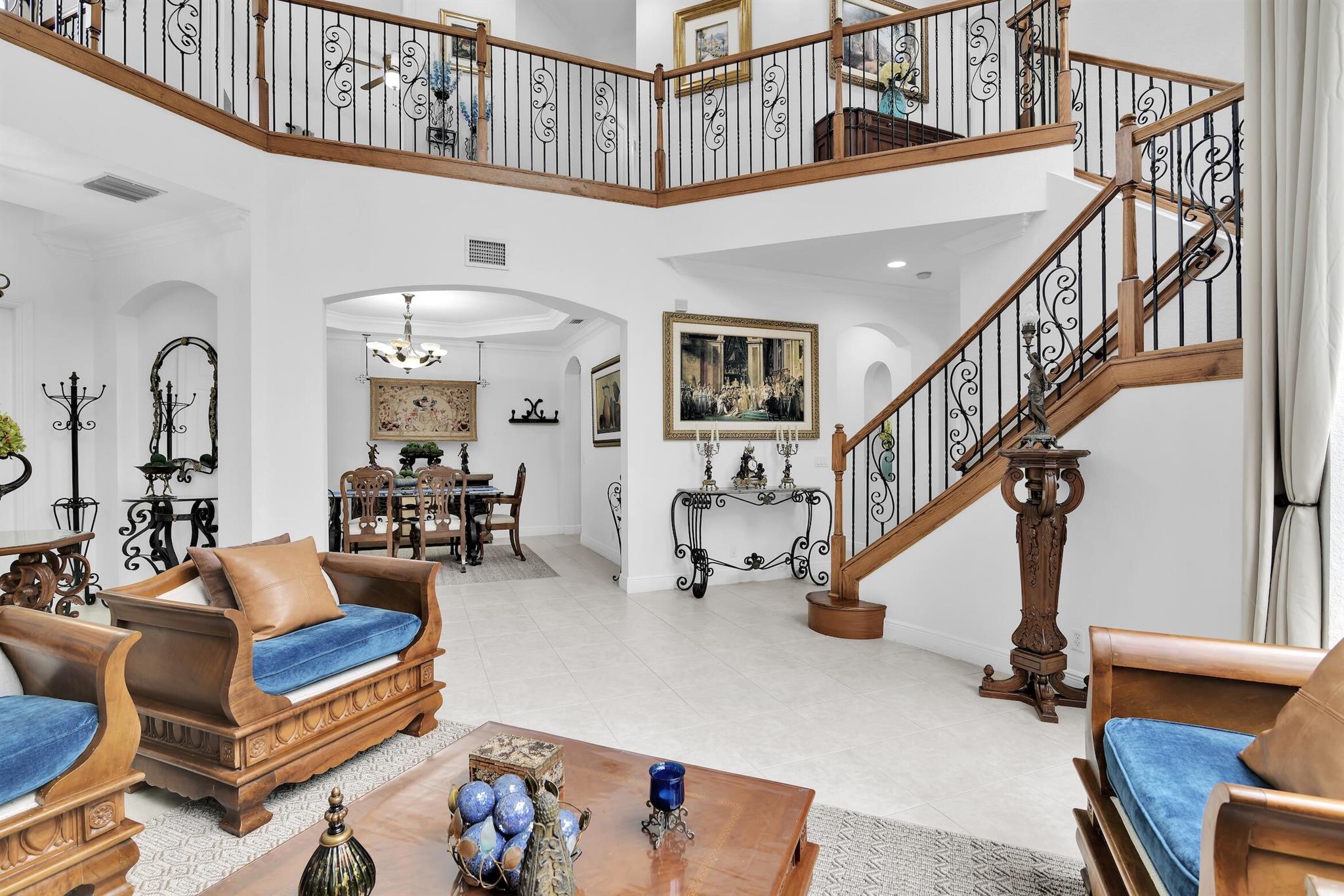 VERSAILLES - Residential Lease