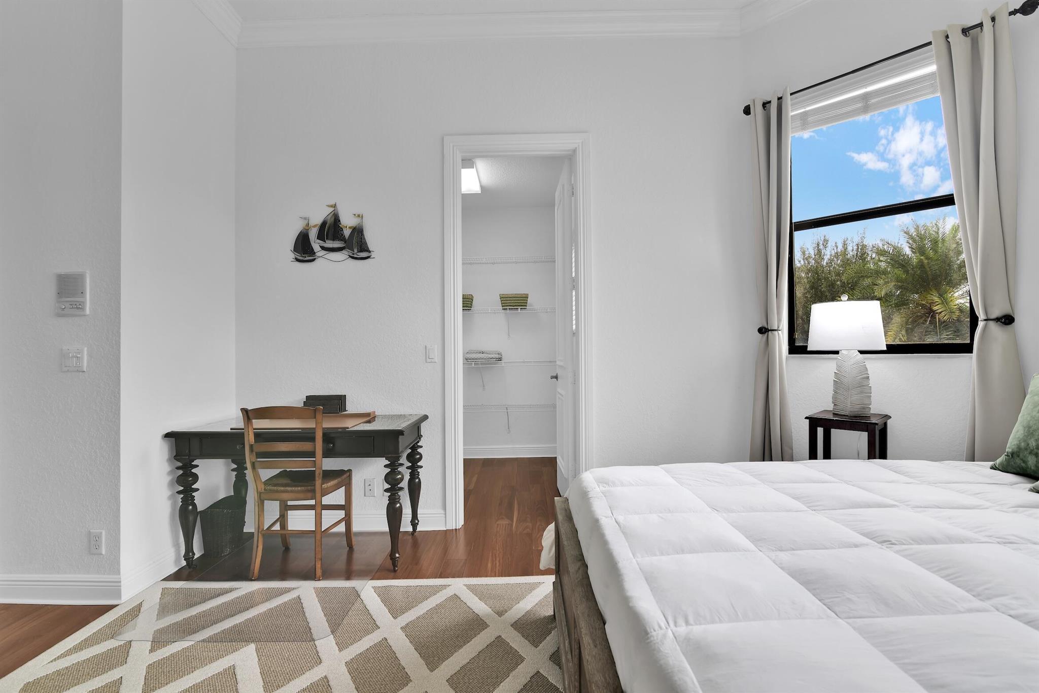 VERSAILLES - Residential Lease