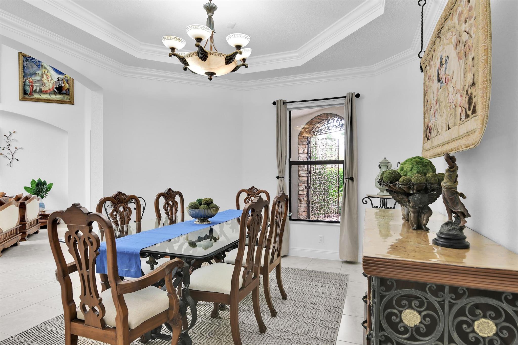 VERSAILLES - Residential Lease