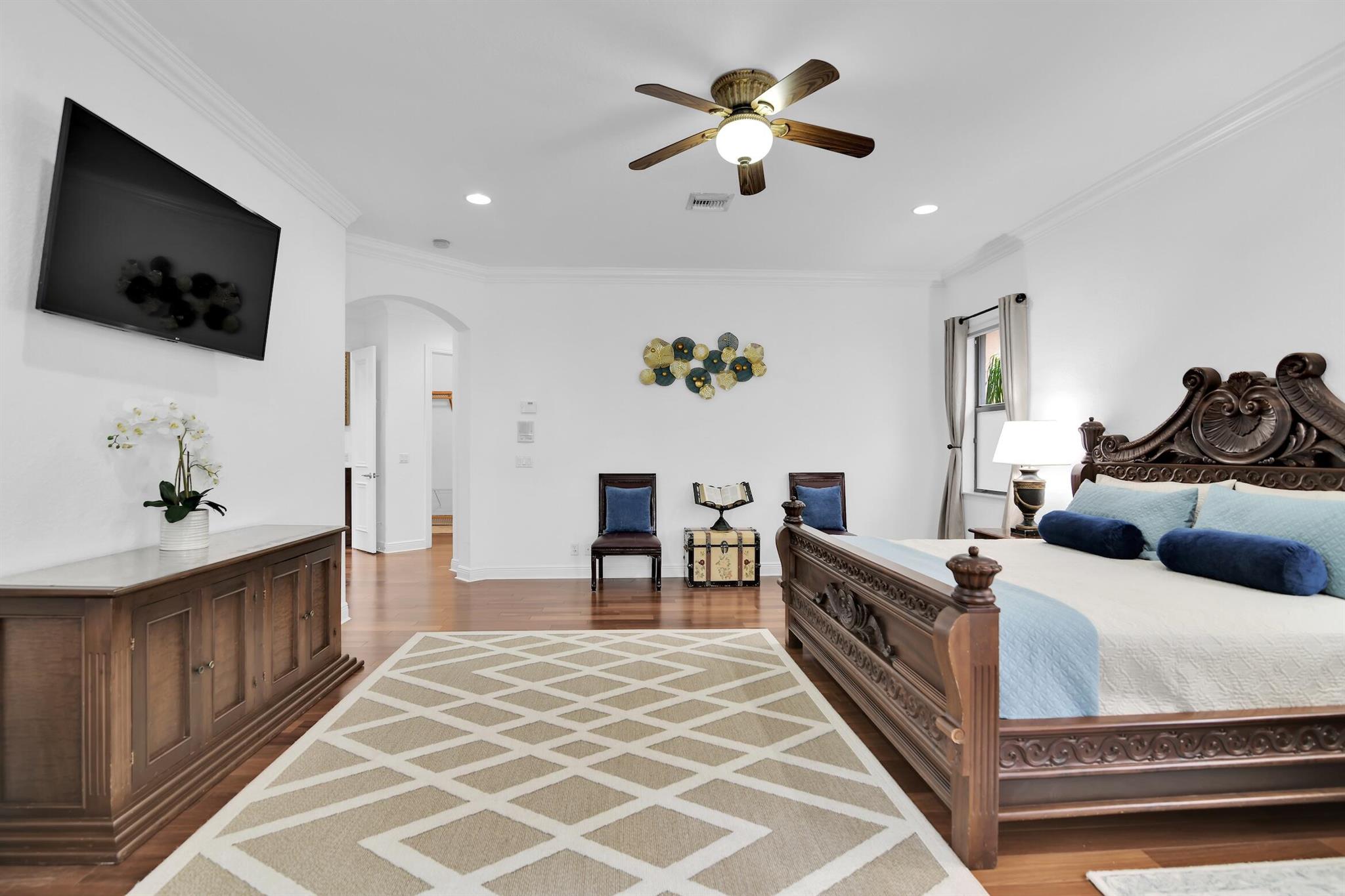 VERSAILLES - Residential Lease