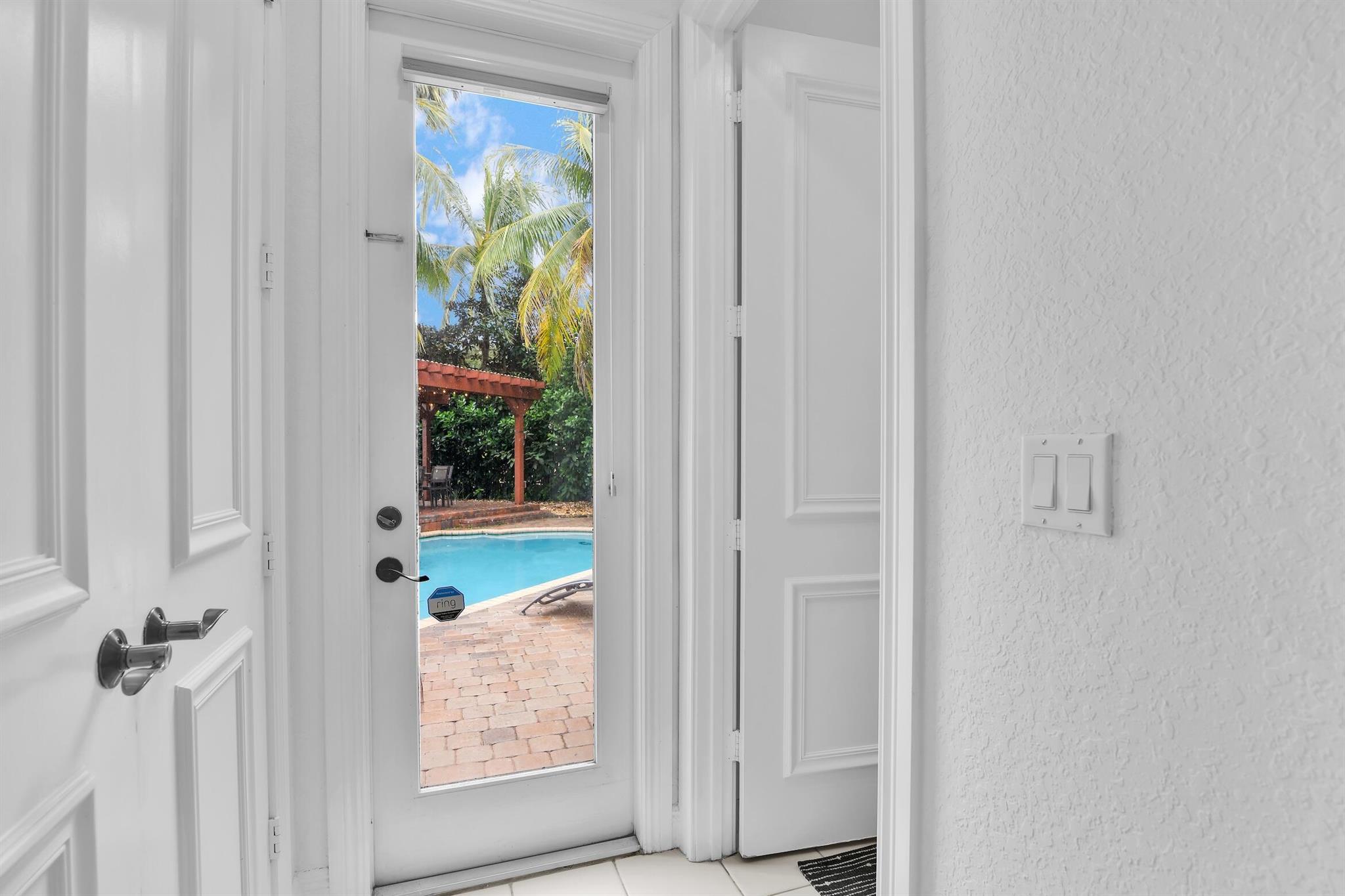 VERSAILLES - Residential Lease