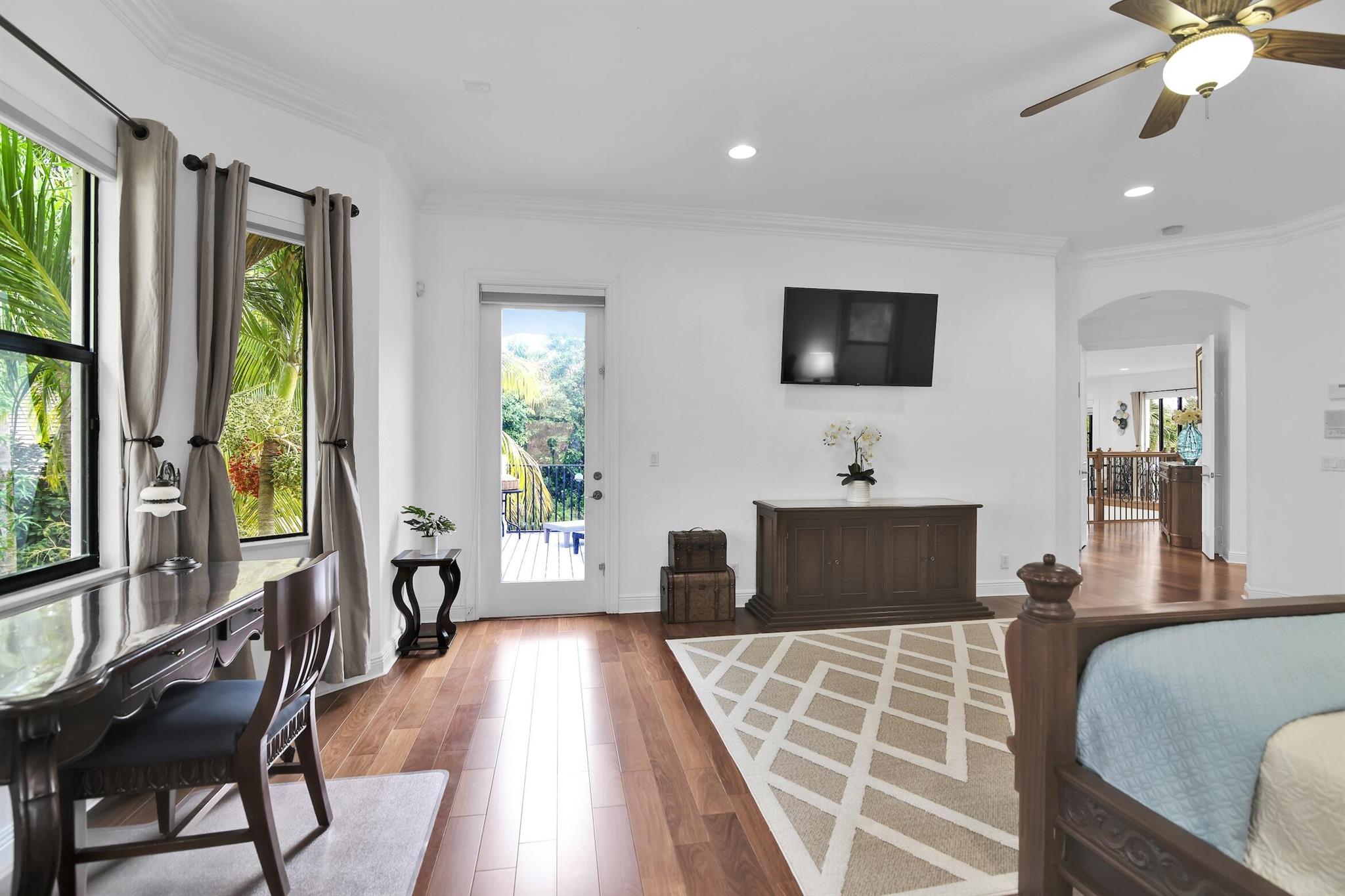 VERSAILLES - Residential Lease